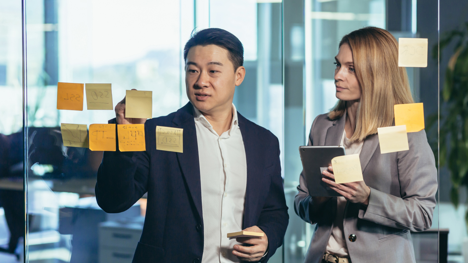 Mizuho Bank Customer Story Illustrative Image 2 Employee smiling