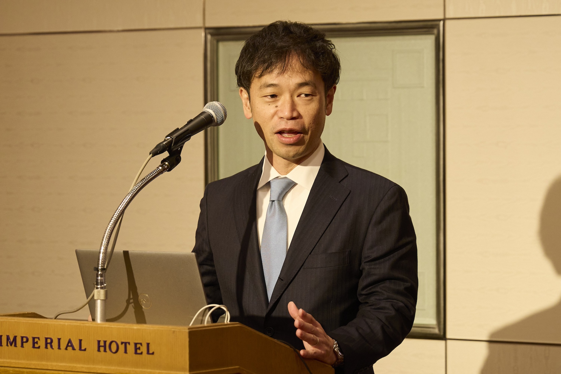 Roundtable Speaker