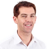 Leigh Romeo Headshot