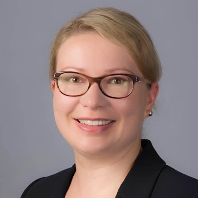 Elina Abel Headshot