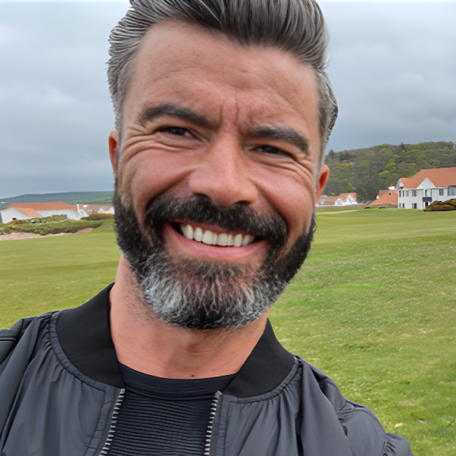 Julian Robson Headshot